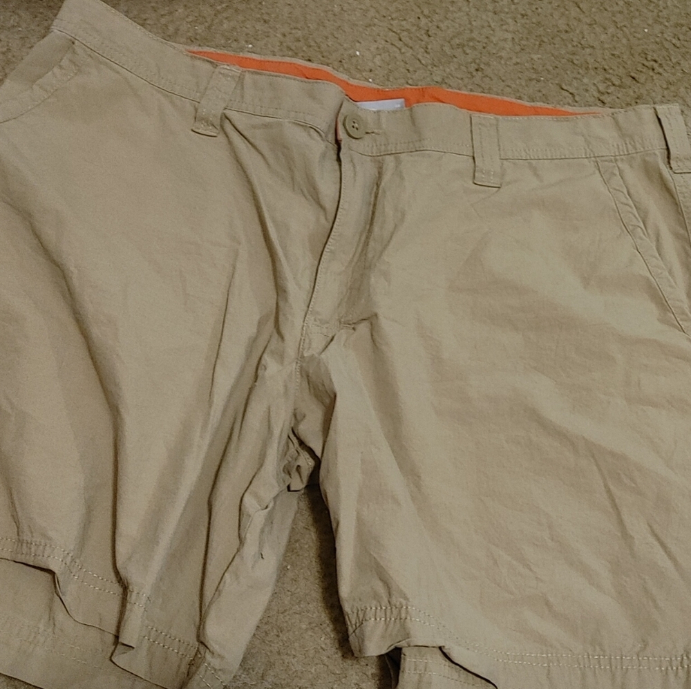 Columbia size 38 khakis shorts